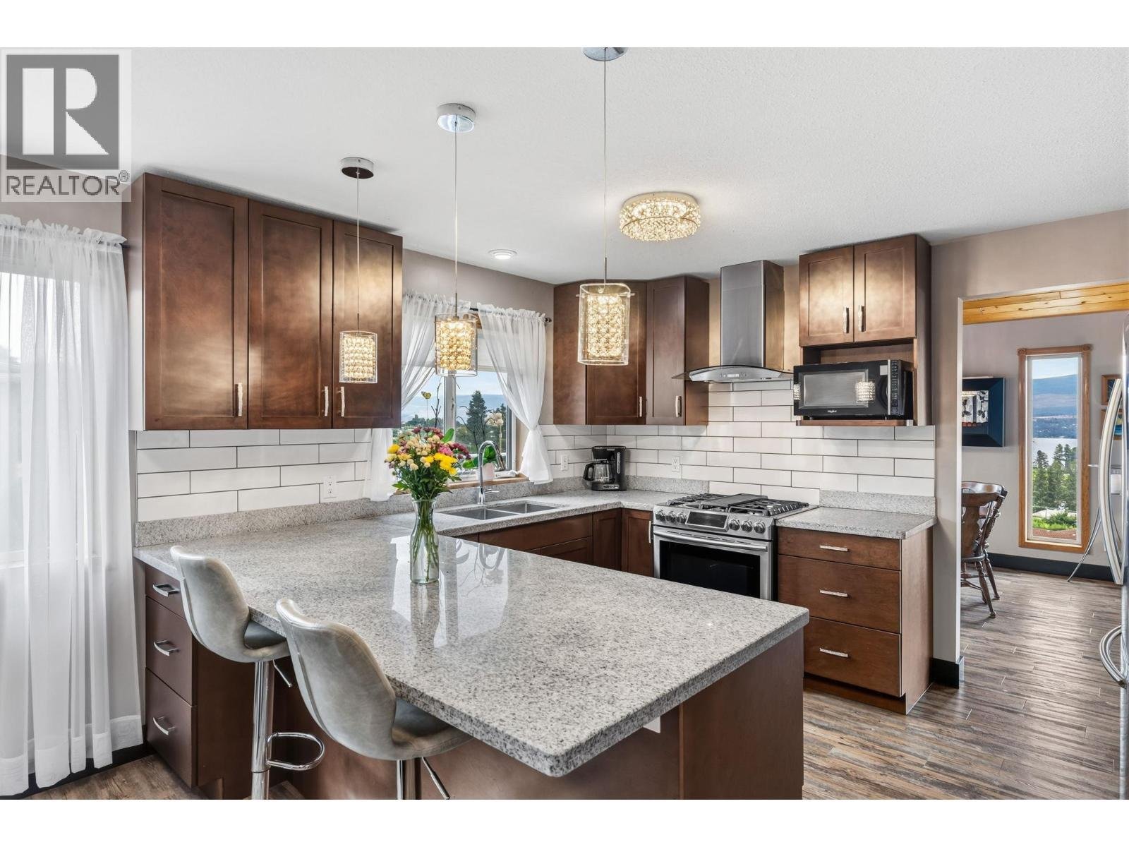 Upper 2 Bedroom
